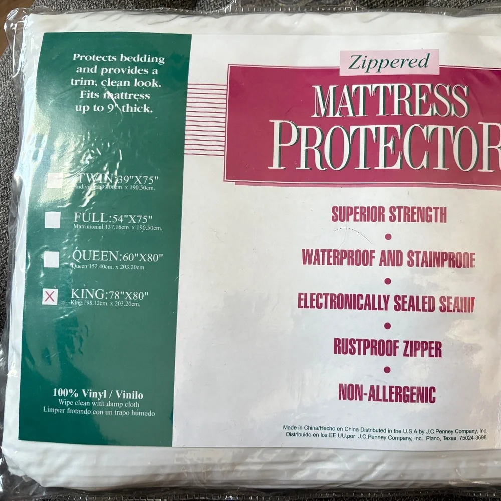 Mattress protector; zippered, vinyl, King size, New in pkg.  NWT